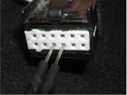 Plug with 12pins, heads of the cables to pin 9 and 10 display